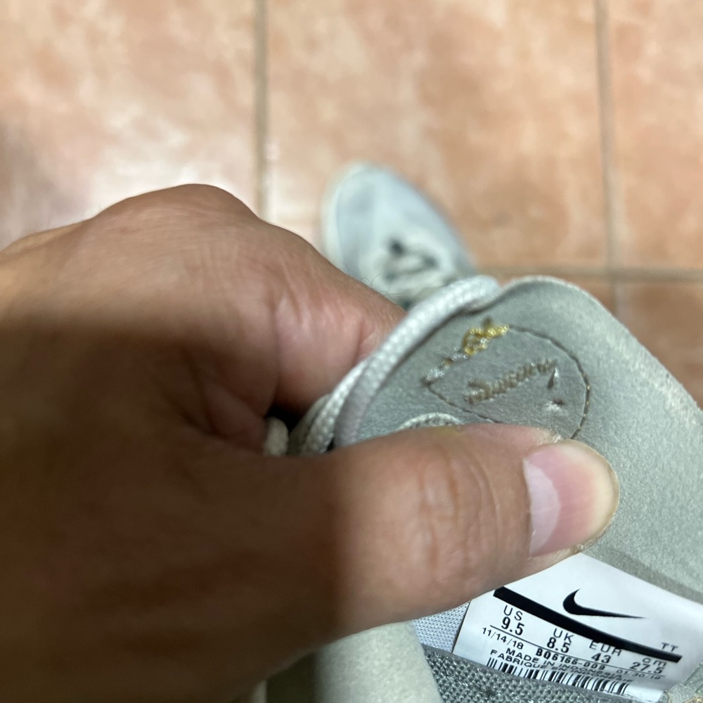 Nike - Picture 4 of 4